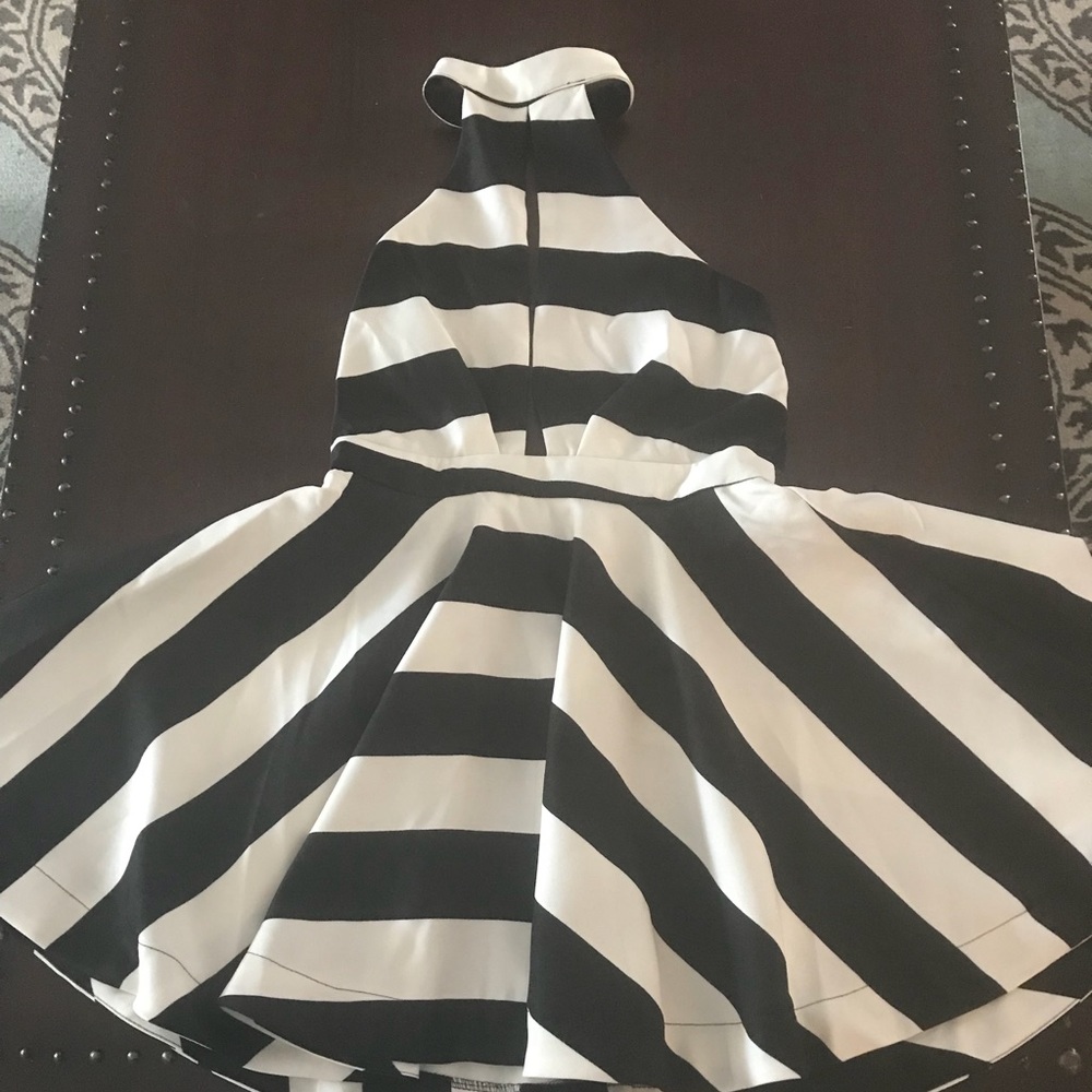 NWOT Cute dress! Size L